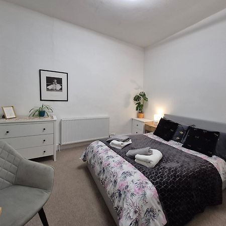 Stylish And Bright Flat In London N8 Turnpike Lane - Piccadilly Line Leilighet Eksteriør bilde